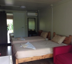 Двухместный номер Standard 2 отдельные кровати в Check In & Chill Out Laem Sok Pier