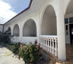 Трёхместный номер Standard с балконом и с видом на горы в ДавЭль