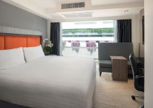 Двухместный номер Superior двуспальная кровать в Grand 5 Hotel & Plaza Sukhumvit Bangkok