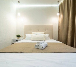 Двухместные апартаменты с балконом и с видом на город двуспальная кровать в Апартаменты с круглосуточным заселением 24/7