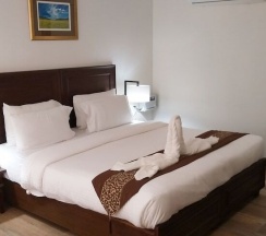 Двухместный номер Standard с красивым видом из окна двуспальная кровать в Green View by Green Tree Hotels