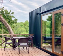 Дом для двоих с панорамными окнами и открытой террасой №1 в Уютные Ёлы