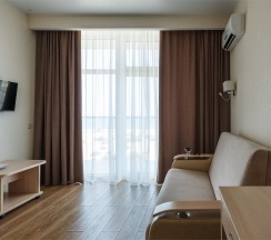 Люкс с видом на море в Del Mar Inn