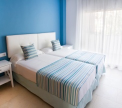Апартаменты с 2 комнатами с балконом в Ibersol Spa Aqquaria Suites
