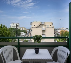 Трёхместный номер Standard с балконом в Hotel Mamy