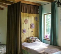 Вилла с балконом и с видом на горы в Круглый дом в горах