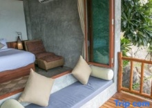 Номер Deluxe с балконом и beachfront в Sai Daeng Resort Koh Tao