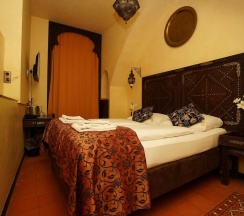 Двухместный номер Superior двуспальная кровать в Hotel Villa Oriental & Restaurant