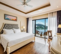 Двухместный люкс Executive с видом на океан двуспальная кровать в Vinpearl Resort & Spa Nha Trang Bay