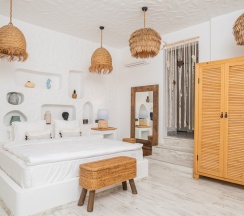Люкс Pool в Salonika Suites