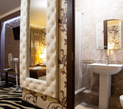 Номер люкс в Home Hotel