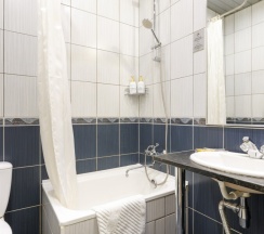 Уютный номер с двуспальной кроватью в Имидж