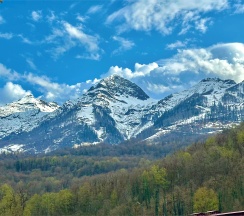 Апартаменты №2 "Люкс" на мансардном этаже в Саквояж