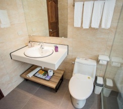 Четырёхместный номер Standard в Rainbow Hotel