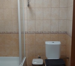 Двухкомнатный апартамент с двумя спальнями и кухонным уголком в На Невском