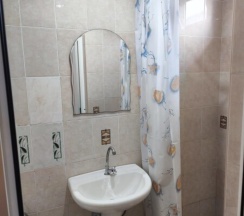 4-местная комната стандарт с балконом в Людмила