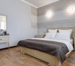 Номер полулюкс комфорт с 1 двуспальной кроватью Оазис спокойствия в Ночной квартал