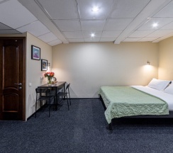 Семейный номер на цоколе в Авиамоторная