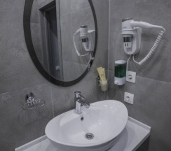 Семейный стандарт (1 двухспальная+1 односпальная кровать) в Sleepers hotel avia dme