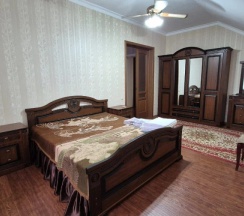 Коттедж с 5 комнатами с балконом и с красивым видом из окна в Коттеджи на Рублевке