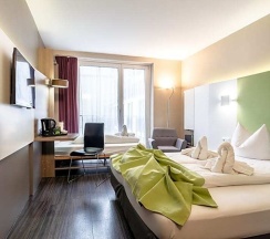 Двухместный номер Standard с видом на улицу двуспальная кровать в Hotel Demas City