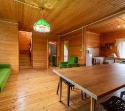 Шестиместный коттедж Боярский с балконом в Ателика Улиткино