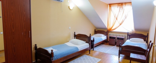 Стандартный номер с тремя раздельными кроватями в Радуга