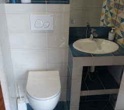 Трёхместный номер Comfort с балконом и с красивым видом из окна в Green hills