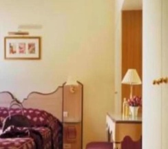 Номер Standard двуспальная кровать в Hôtel Suites Unic Renoir Saint Germain