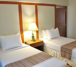 Двухместный семейный люкс 2 отдельные кровати в Bangkok Palace Hotel