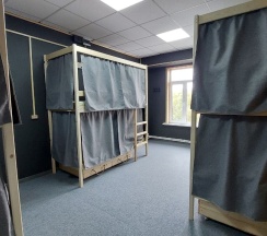 Койко-места в 6-ти местном мужском номере в WelKam