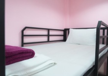 Семейный номер Standard с балконом в Beehive Magenta Patong Hostel