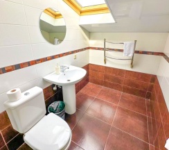 Семейный мансардный номер с двухярусной кроватью в Galla