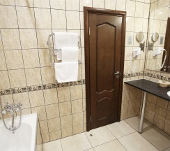 Комната комфорт с 1 двуспальной кроватью в Престиж центр