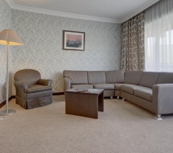 Двухместный номер Superior с видом на город двуспальная кровать в Премьер Алатау