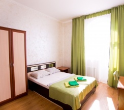 Стандартный трехместный номер в Rose manor