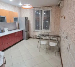 Апартаменты с балконом и с красивым видом из окна в Квартира на Мамаевом Кургане