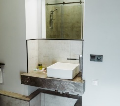 Апартаменты с 2 комнатами с красивым видом из окна в Green Hill Hotel