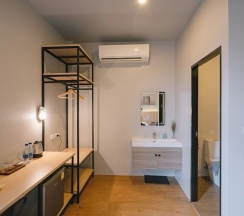 Двухместный номер Standard c 1 комнатой двуспальная кровать в The Arbern Hostel x Bistro