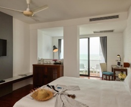Мини люкс с балконом и с видом на море в Loligo Resort Hua Hin
