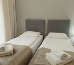 Двухместный номер Стандарт с балконом и с видом на горы 2 отдельные кровати в Нарт