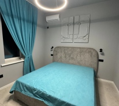 Коттедж пятикомнатный с балконом и с красивым видом из окна в Ямал