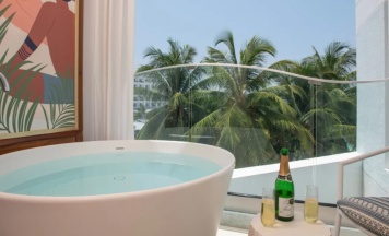 Полулюкс Club Level Tranquility Soaking Tub Mammee Bay Oversized с балконом в Sandals Dunns River All Inclusive