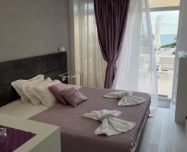 Двухместный номер Comfort с красивым видом из окна двуспальная кровать в Константа