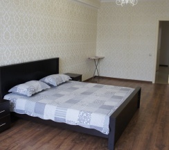 М.Горького 85Б. 2-комн.кв., 9-этаж, 119 в АнтиОтель