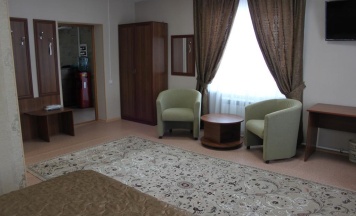 Комната комфорт с 1 двуспальной кроватью в Казинская