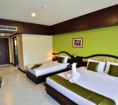 Трёхместный номер Deluxe в Samui First House Hotel