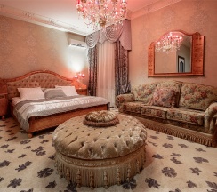 Luxe в Villa Italy