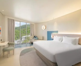 Номер Superior с видом на город в Centara Karon Resort Phuket