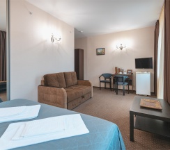 ПОЛУЛЮКС ДВУХМЕСТНЫЙ в Хоста